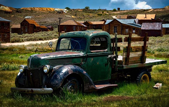 very old scrap truck